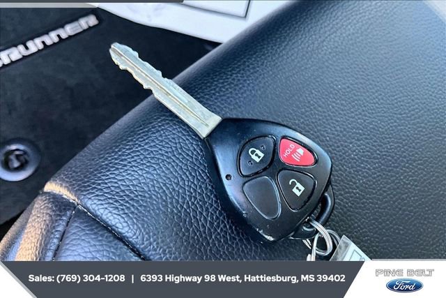 Used 2016 Toyota 4Runner SR5 image 9