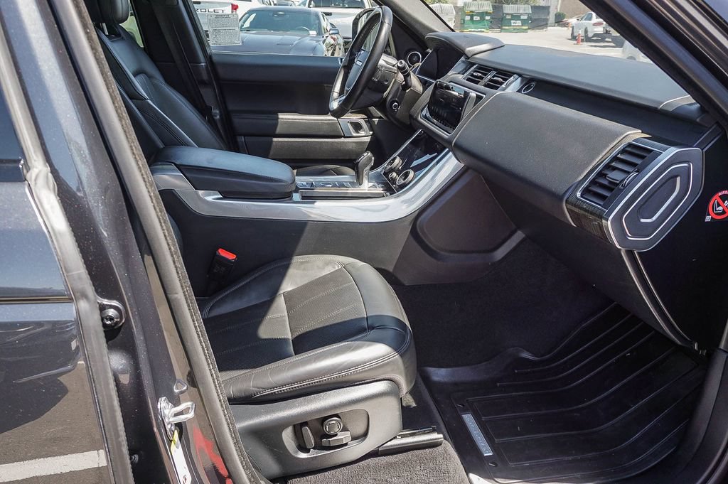 Used 2018 Land Rover Range Rover Sport HSE AWD/4WD image 12