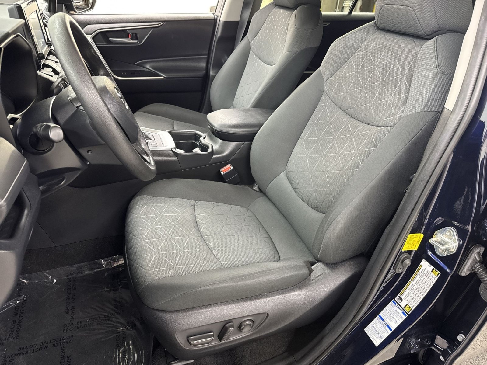 Used 2020 Toyota RAV4 XLE w/ Carpet Mat Package AWD/4WD image 25