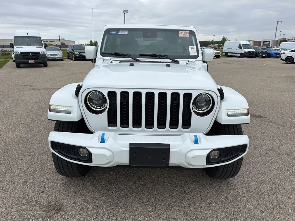 Used 2023 Jeep Wrangler Unlimited Sahara AWD/4WD image 2