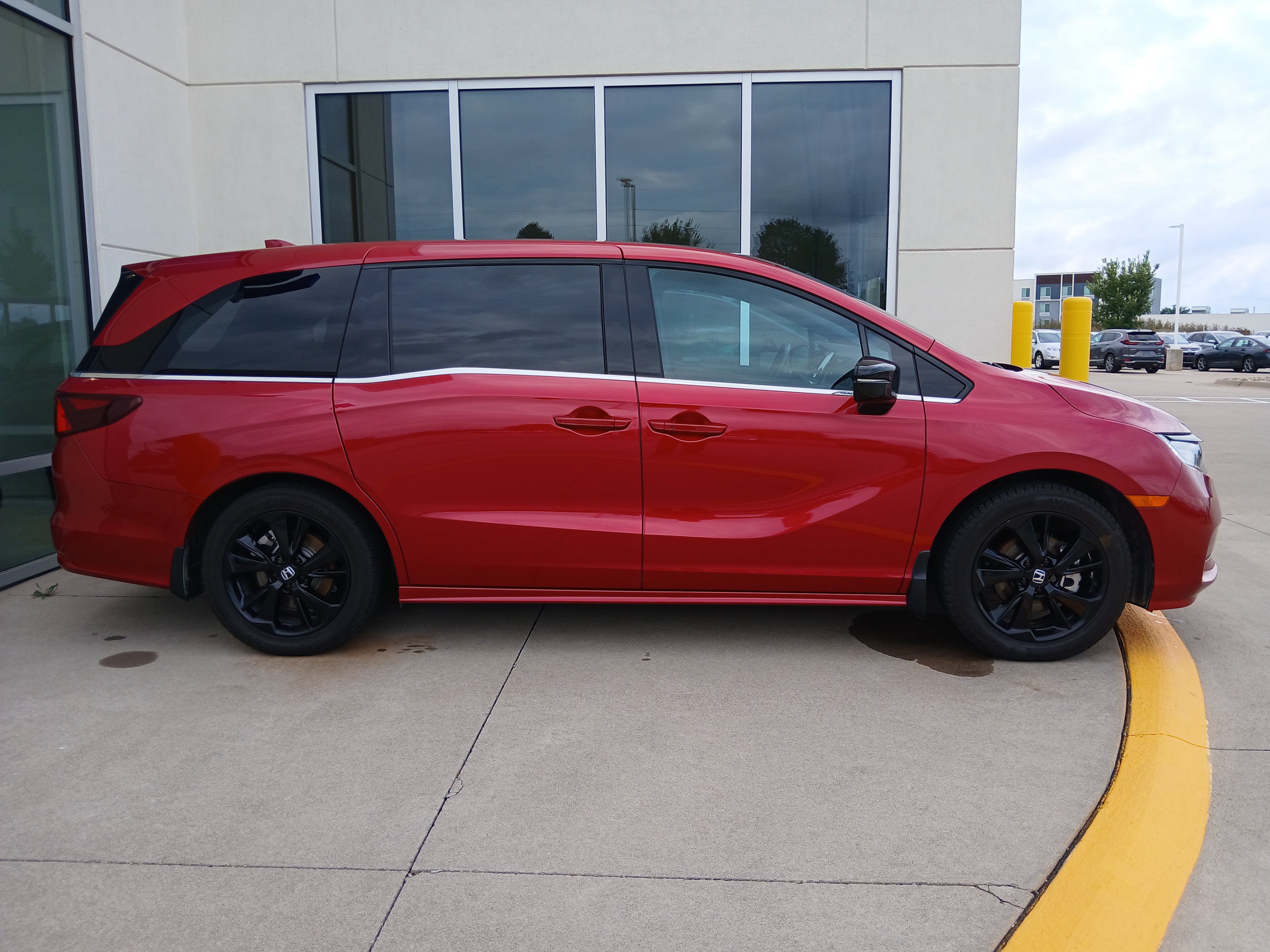 Used 2024 Honda Odyssey Sport image 6