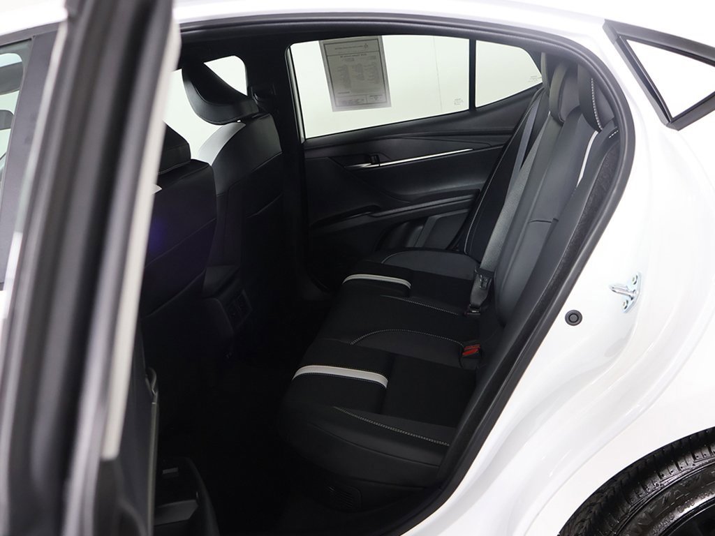 Used 2025 Toyota Camry SE image 27