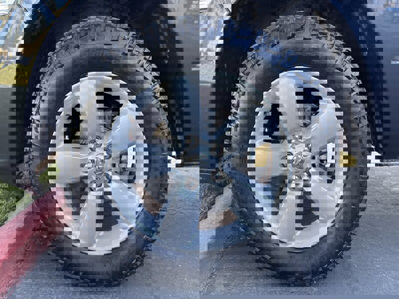 Used 2014 RAM 1500 Express image 21