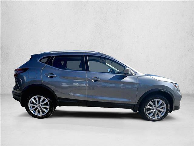 Used 2022 Nissan Rogue Sport SV image 3