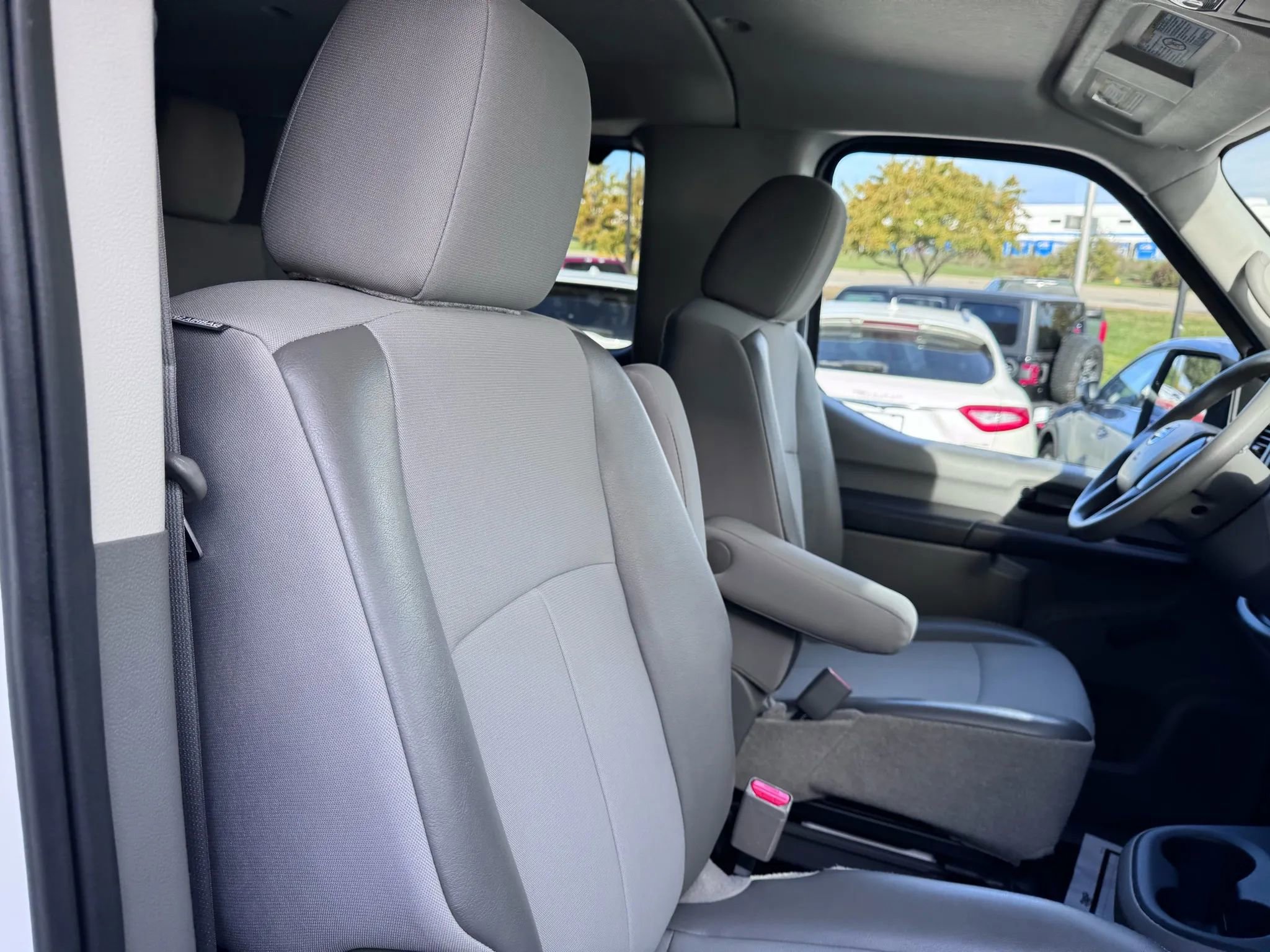 Used 2017 Nissan NV 3500 S image 12