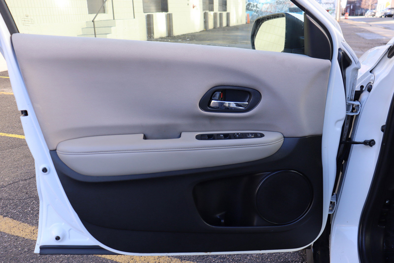 Used 2017 Honda HR-V LX image 22