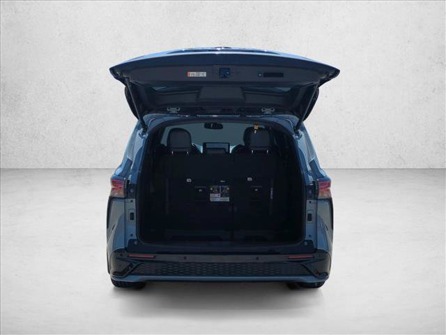 Used 2026 Toyota Sienna XSE AWD/4WD image 6