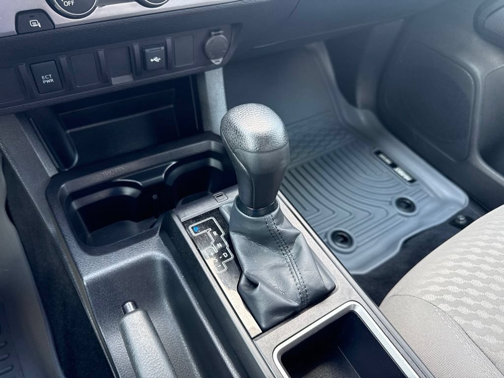 Used 2022 Toyota Tacoma SR RWD image 12
