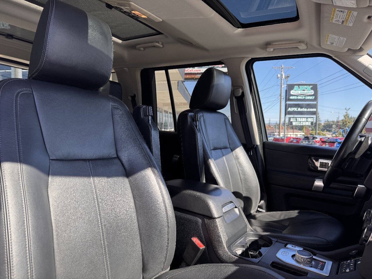 Used 2016 Land Rover LR4 HSE LUX AWD/4WD image 16