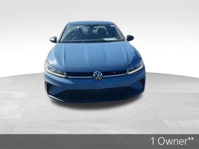 Used 2025 Volkswagen Jetta Sport image 2