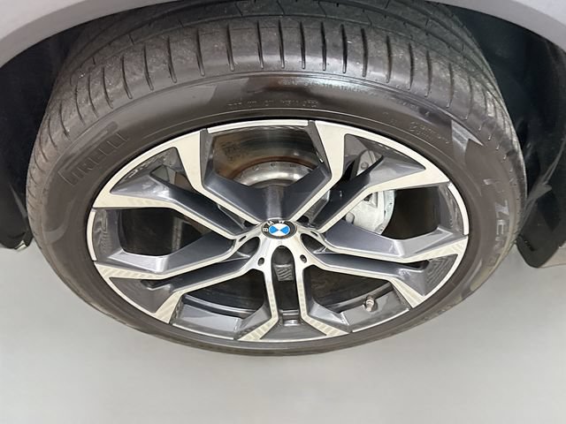 Used 2024 BMW X5 xDrive40i w/ Premium Package AWD/4WD image 32