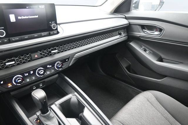 Used 2025 Honda Accord SE image 29