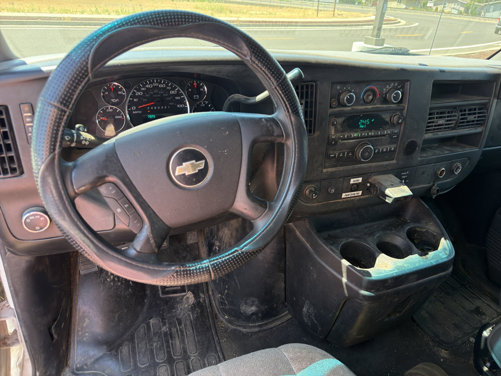 Used 2009 Chevrolet Express 3500 Passenger w/ LT Preferred Equipment Group RWD image 10