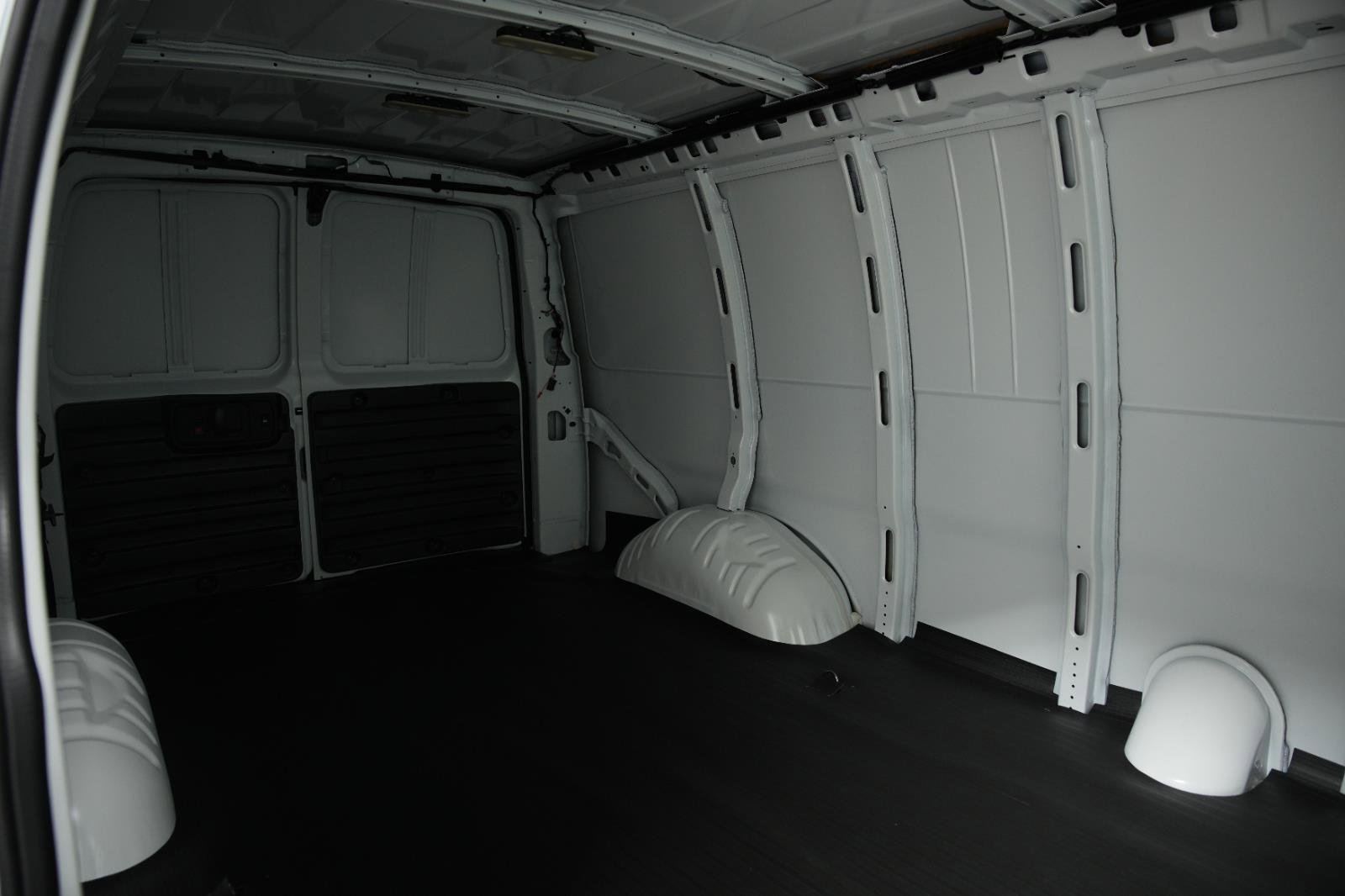 New 2026 GMC Savana 2500 Extended RWD image 18