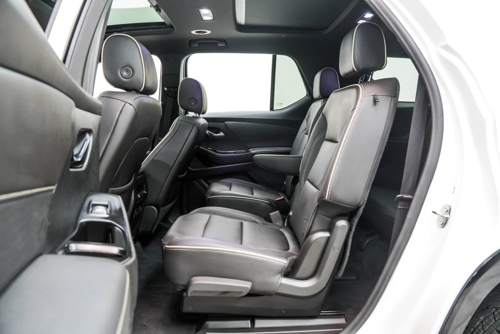 Used 2023 Chevrolet Traverse Premier w/ Redline Edition FWD image 19