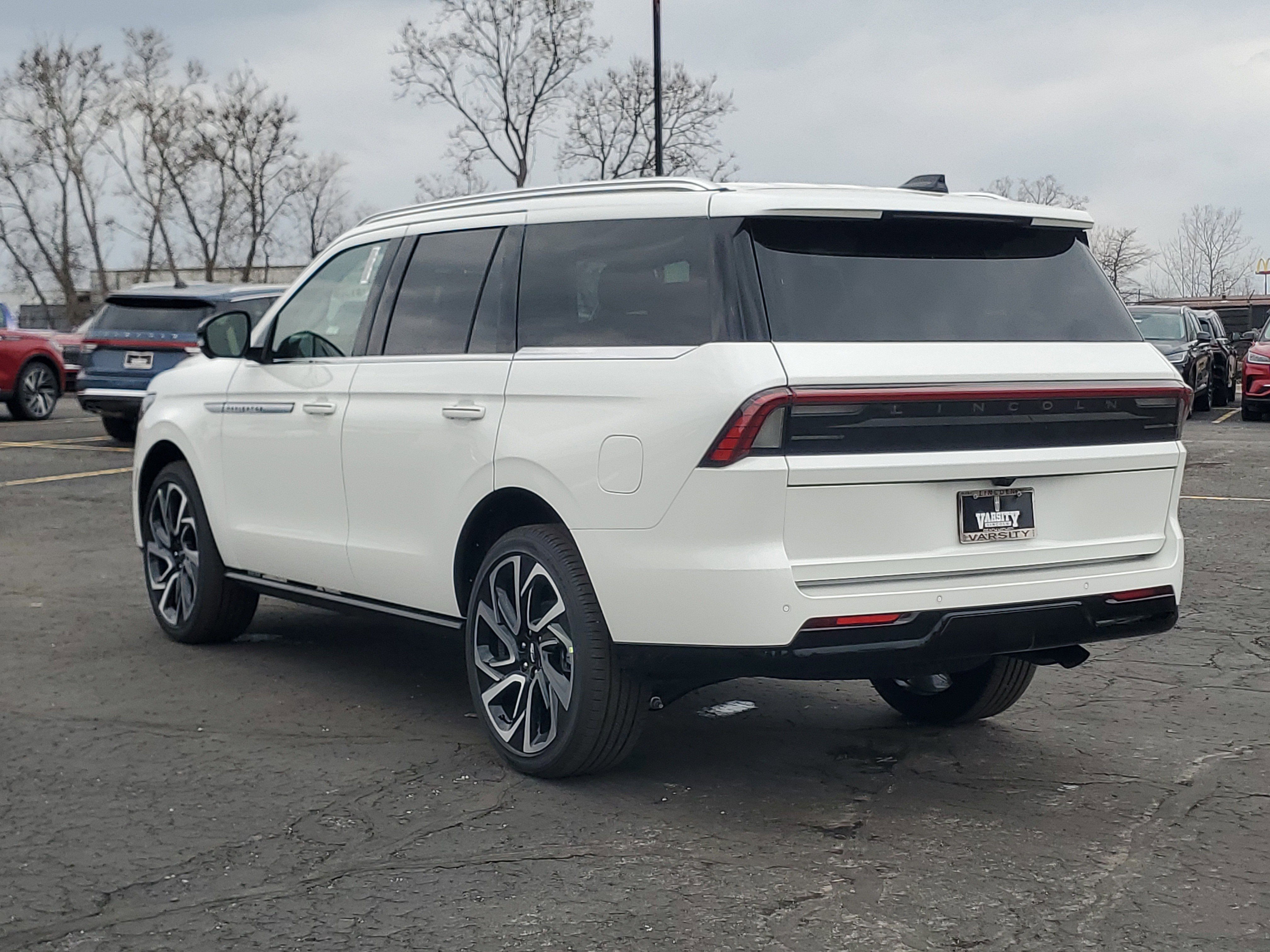 New 2026 Lincoln Navigator Reserve image 3