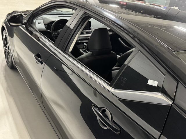Used 2024 Nissan Altima 2.5 SR FWD image 23
