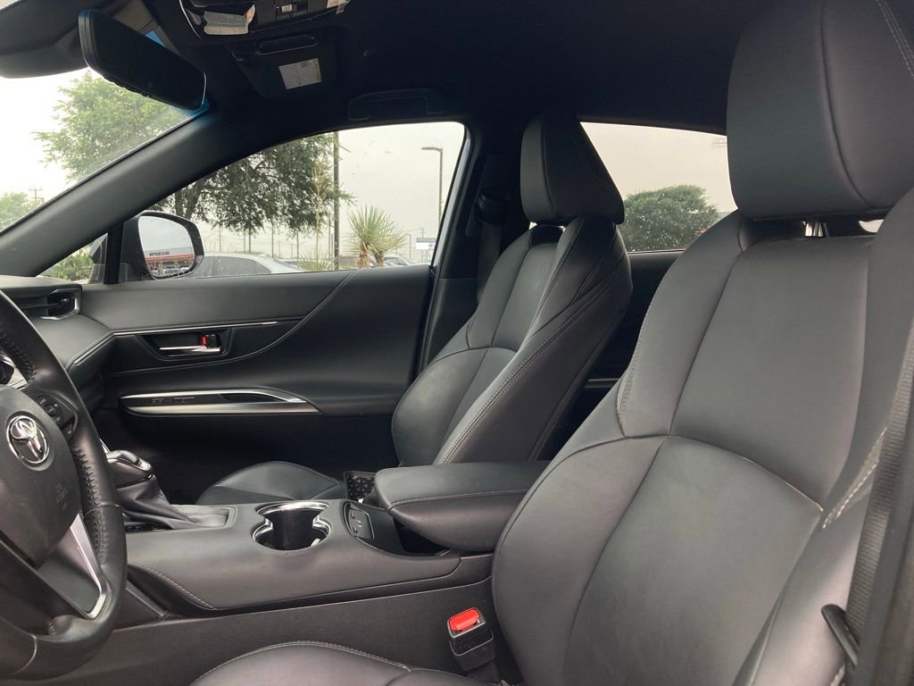 Used 2023 Toyota Venza XLE AWD/4WD image 9