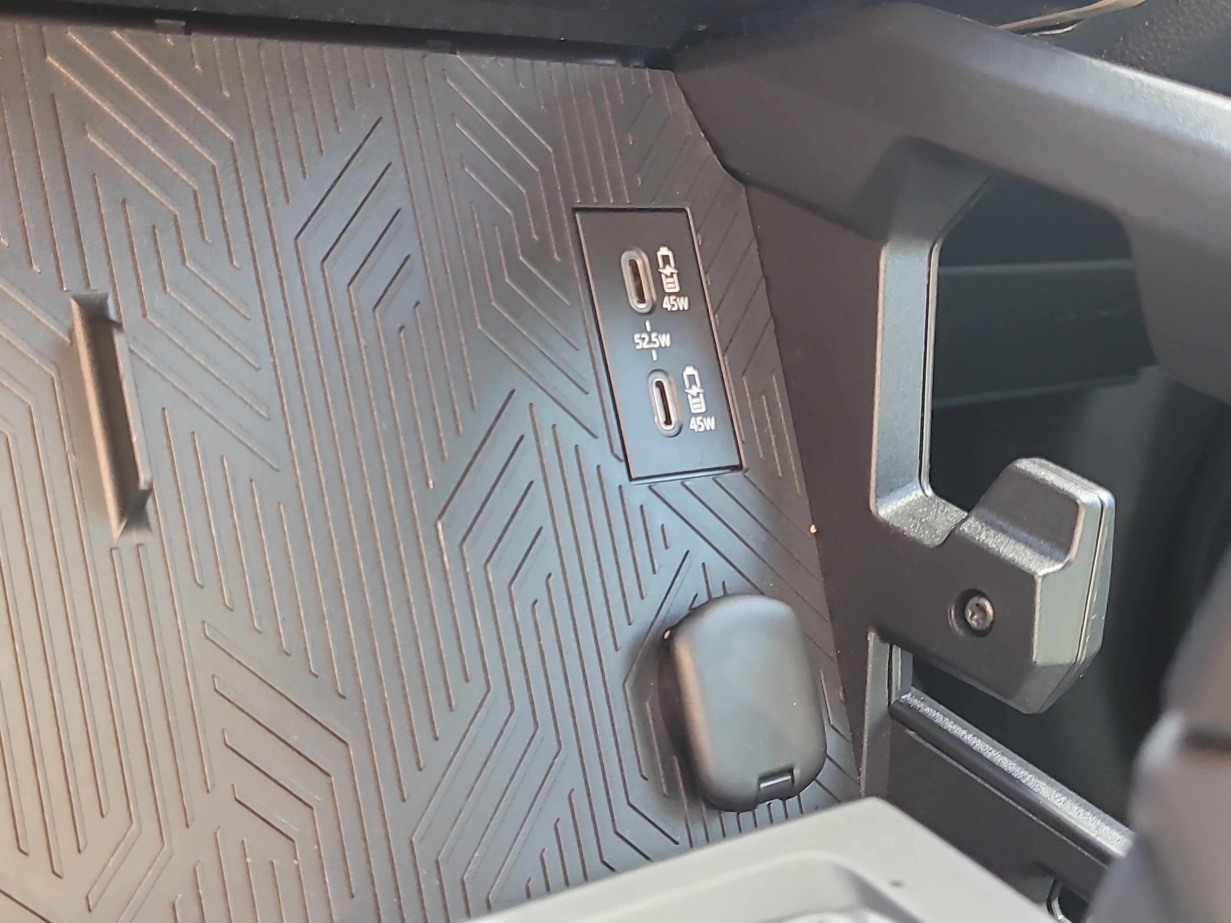 Used 2025 Toyota Tacoma SR RWD image 21