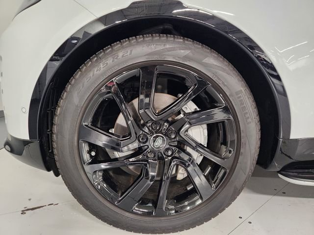 Used 2025 Land Rover Discovery Dynamic SE image 8