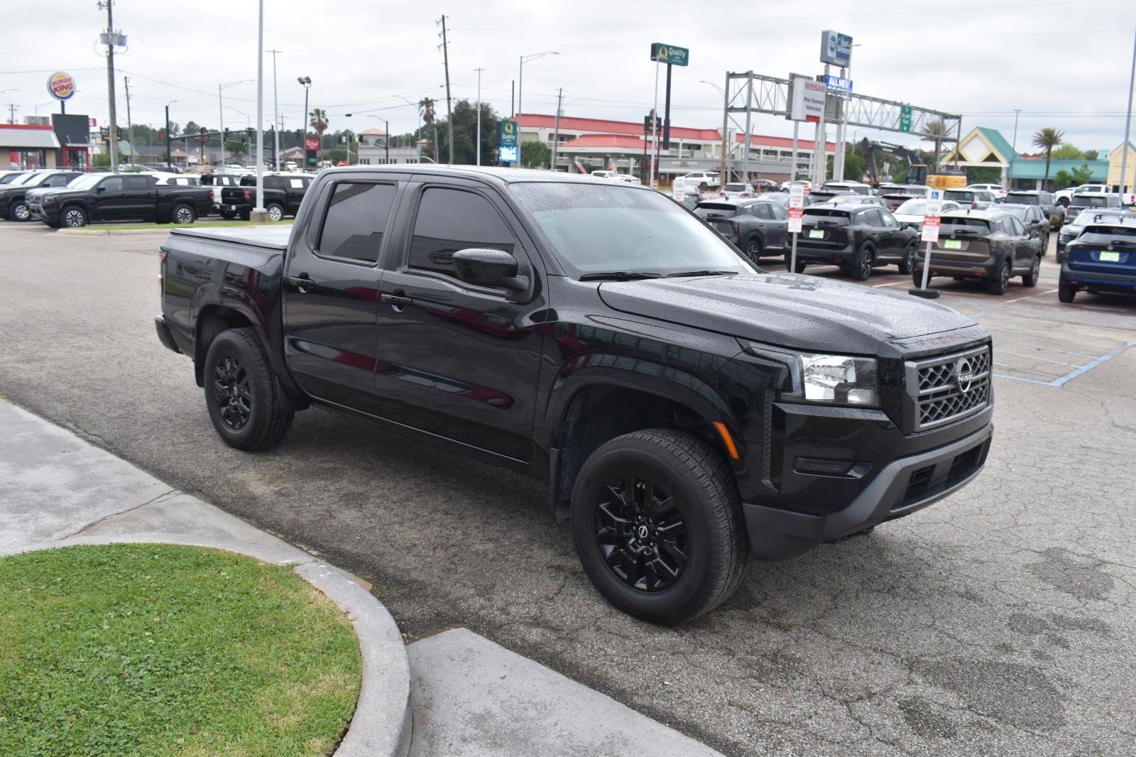 Used 2022 Nissan Frontier SV w/ Technology Package AWD/4WD image 14