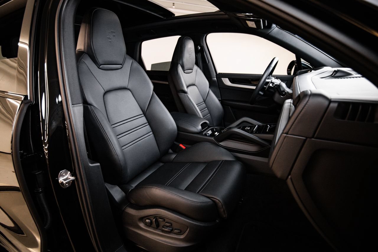 Certified 2026 Porsche Cayenne AWD/4WD image 29