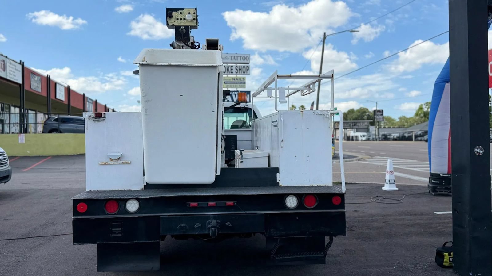 Used 2000 Ford F550 2WD Regular Cab Super Duty image 6