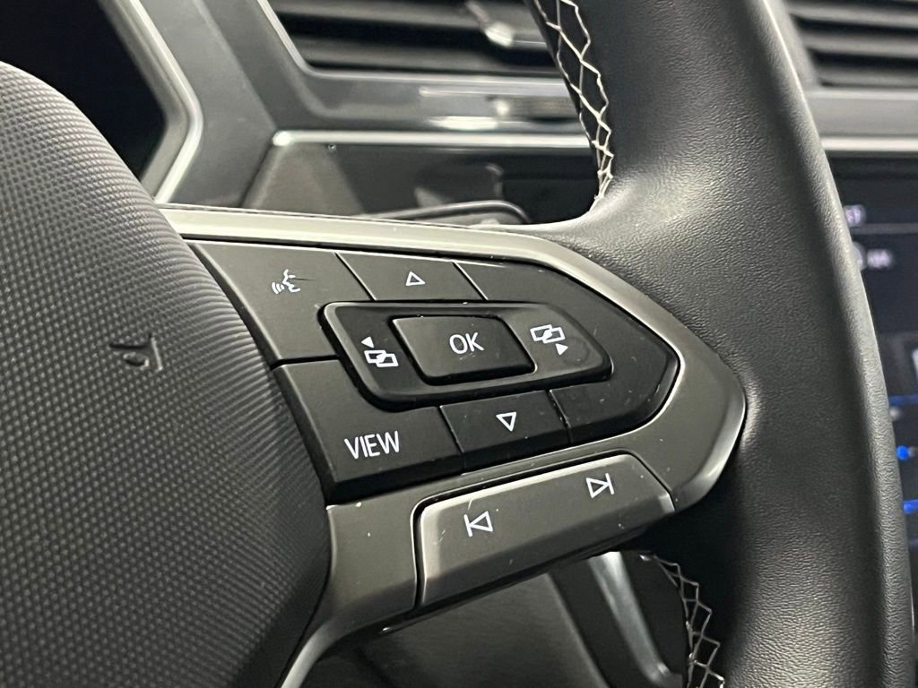 Used 2022 Volkswagen Tiguan SE w/ Panoramic Sunroof Package image 27