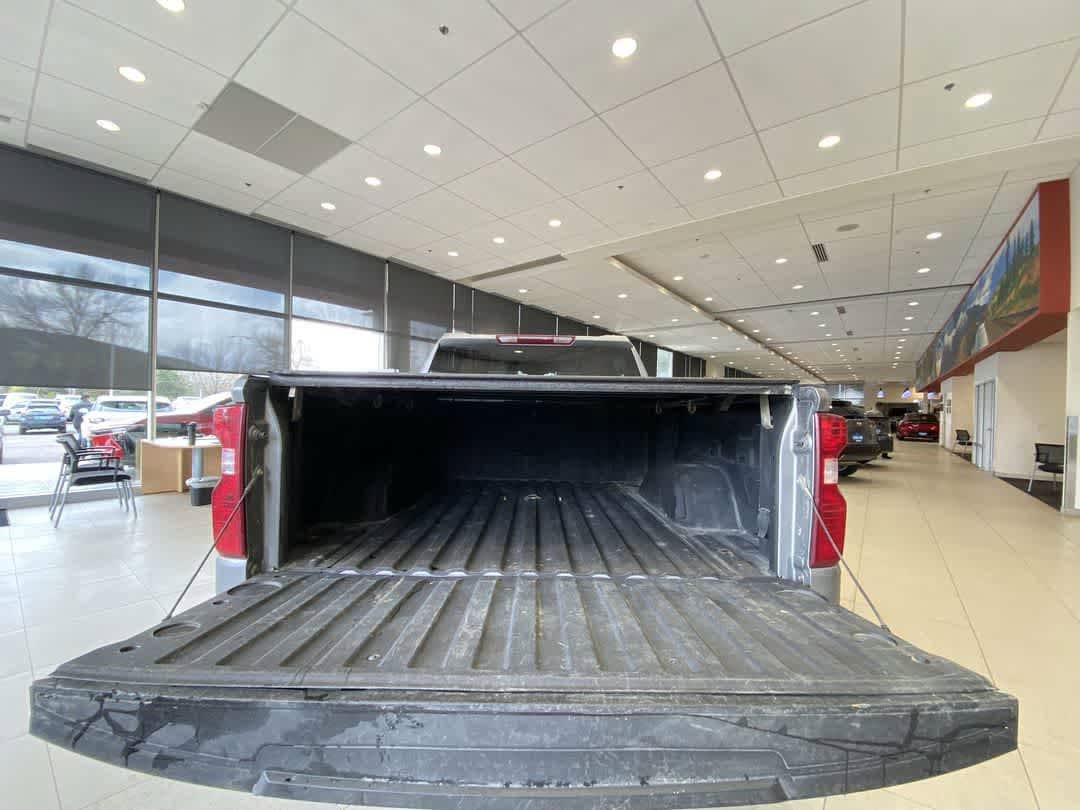 Used 2023 Chevrolet Silverado 1500 LT AWD/4WD image 25