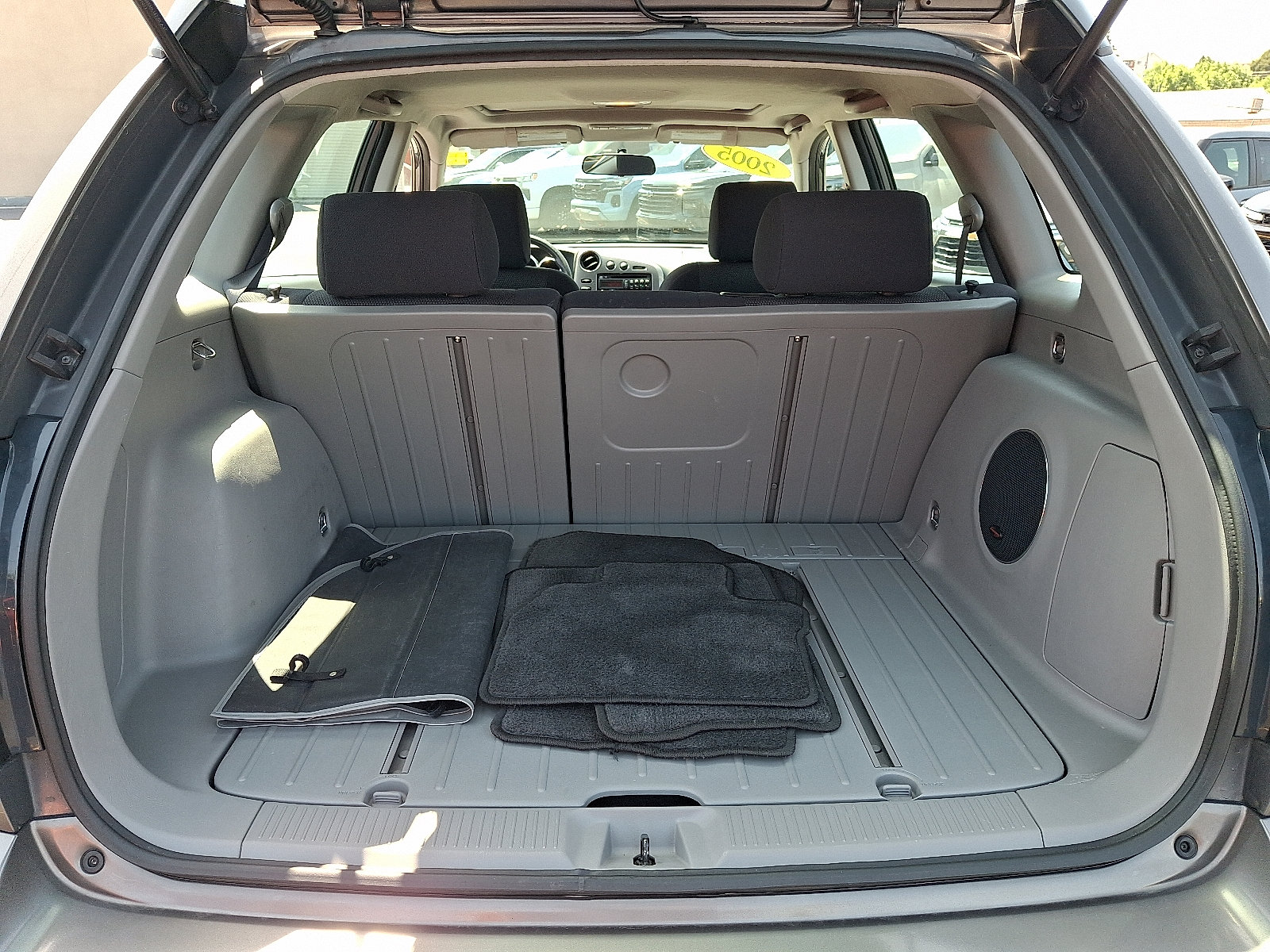Used 2005 Pontiac Vibe AWD w/ Power Group Value Package image 28