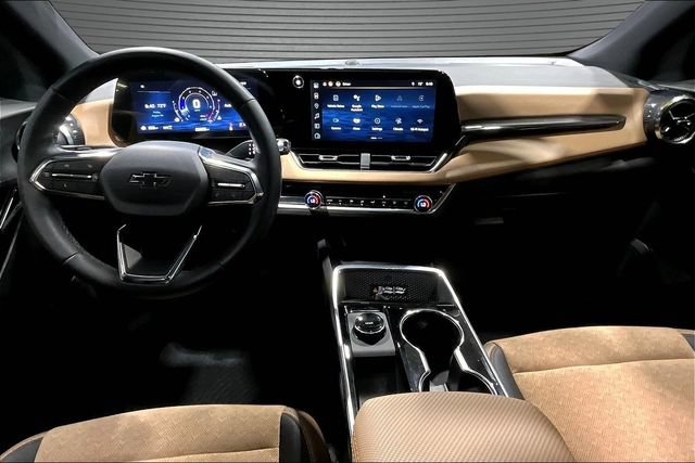 Certified 2025 Chevrolet Equinox ACTIV w/ Safety and Technology Package AWD/4WD image 7