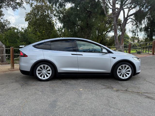 Used 2017 Tesla Model X 75D image 22