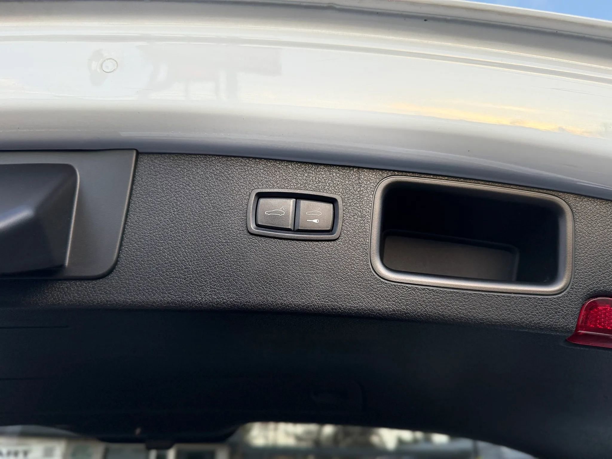 Used 2016 Porsche Macan S w/ Premium Package Plus AWD/4WD image 25