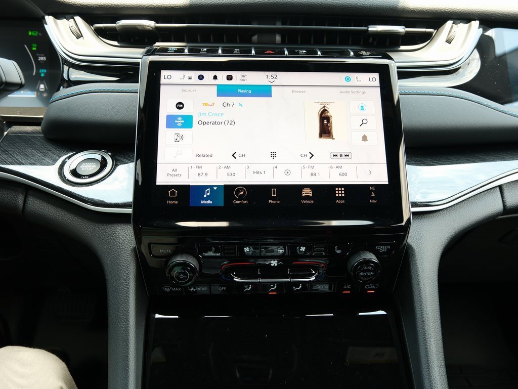 Used 2024 Jeep Grand Cherokee Trailhawk w/ Luxury Tech Group III image 20