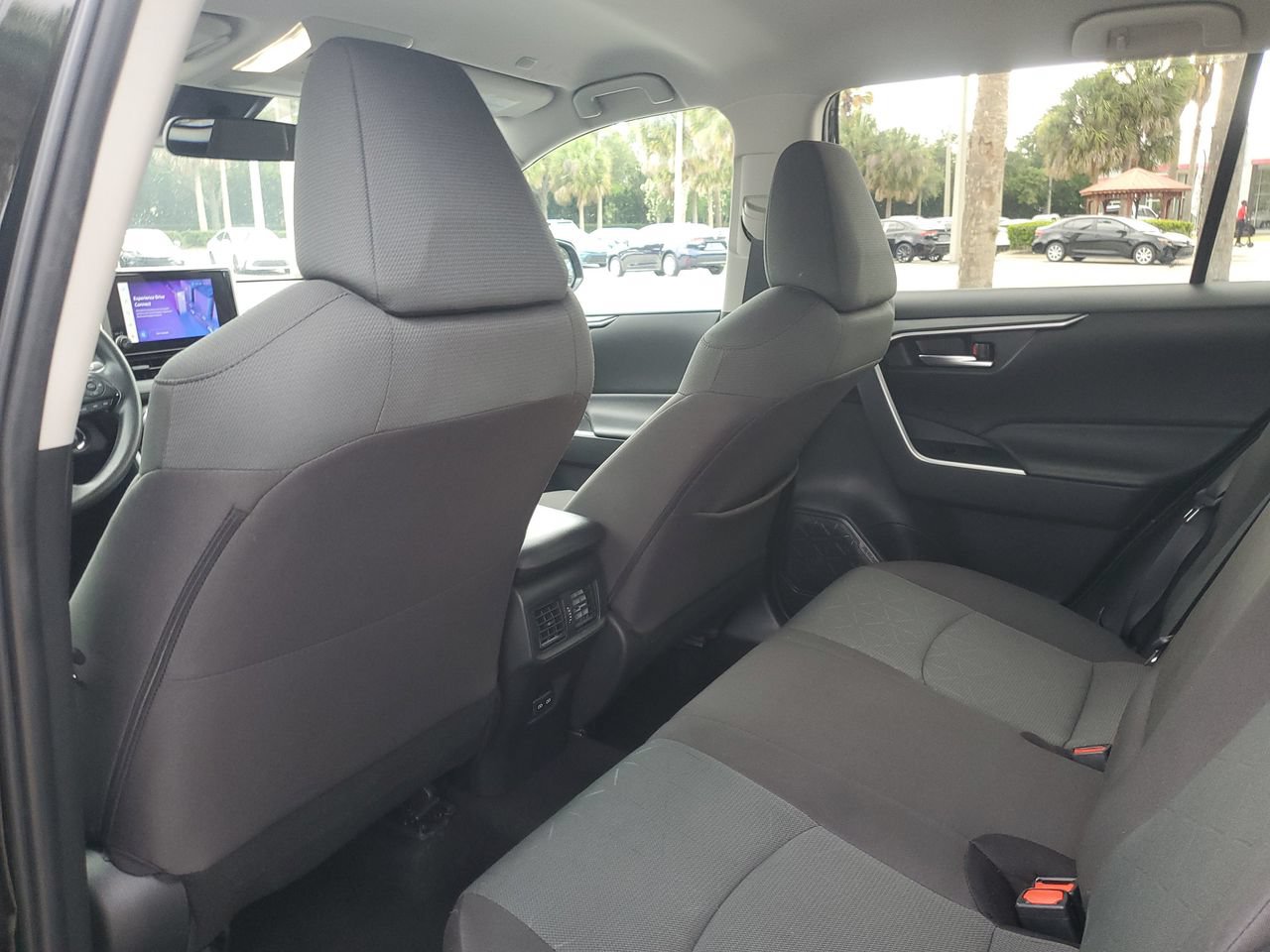 Used 2024 Toyota RAV4 XLE FWD image 9