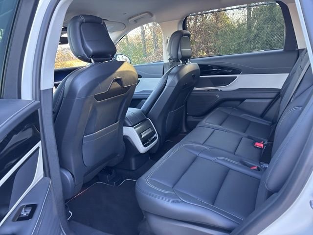 Certified 2025 Lincoln Nautilus Premier image 13