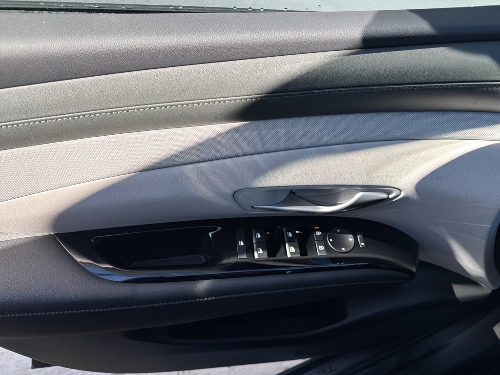 New 2026 Hyundai Tucson Limited image 17