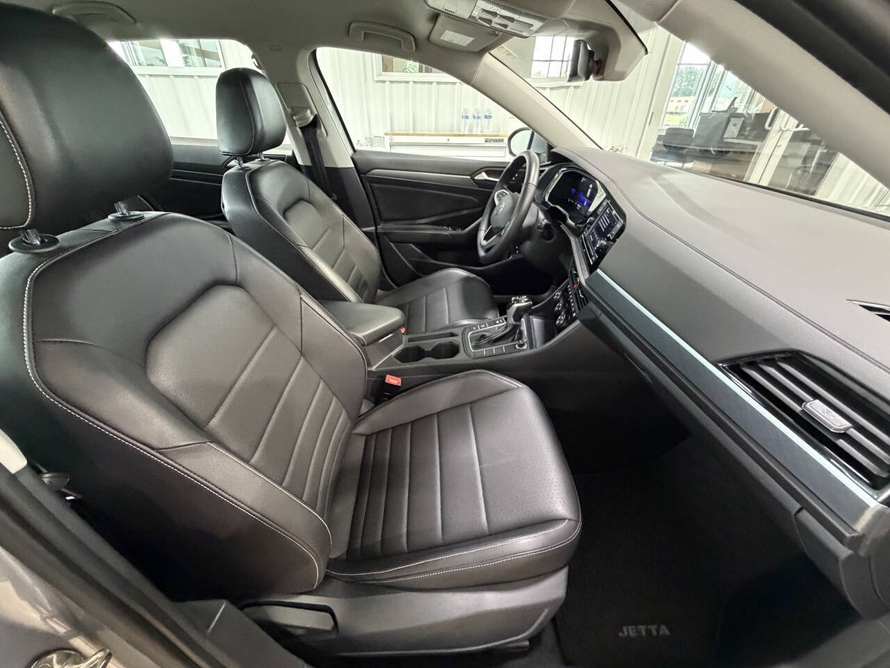 Used 2022 Volkswagen Jetta SE FWD image 26