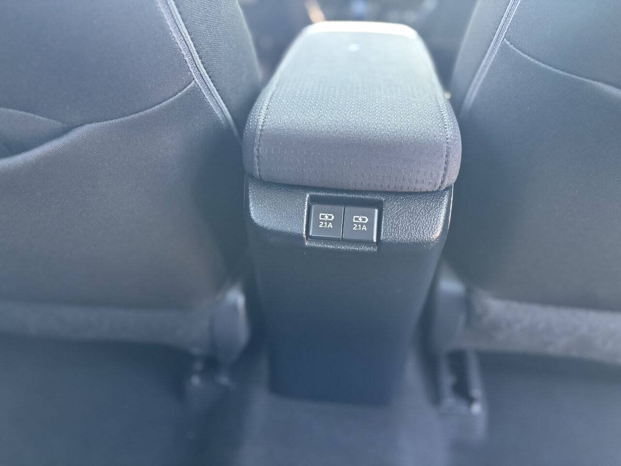 Used 2019 Toyota Prius LE w/ Carpet Mat Package FWD image 23