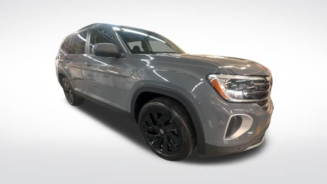 Certified 2025 Volkswagen Atlas SE FWD image 2