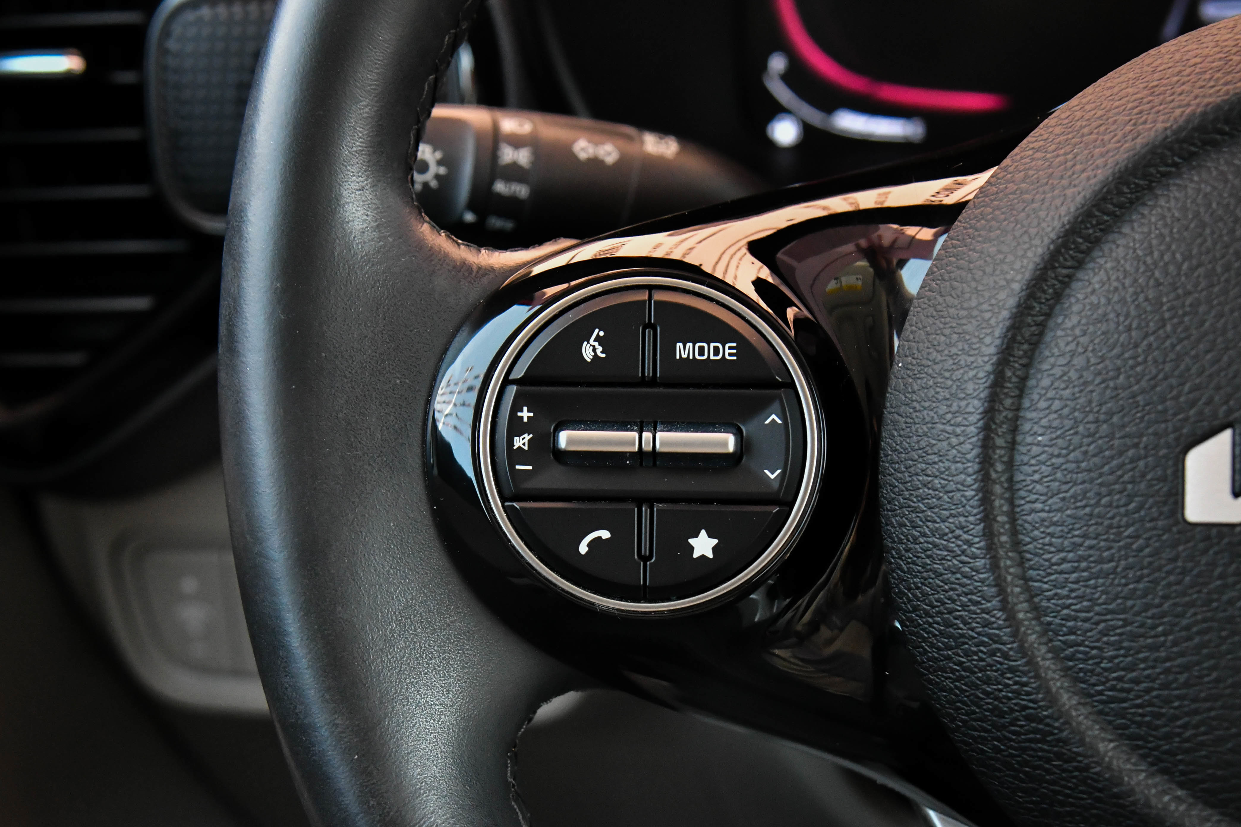 Used 2024 Kia Soul EX image 32