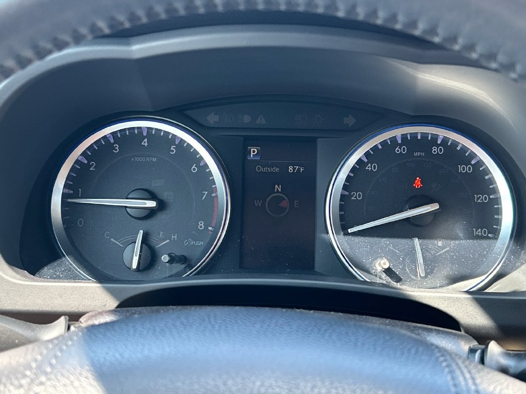 Used 2019 Toyota Highlander XLE FWD image 35