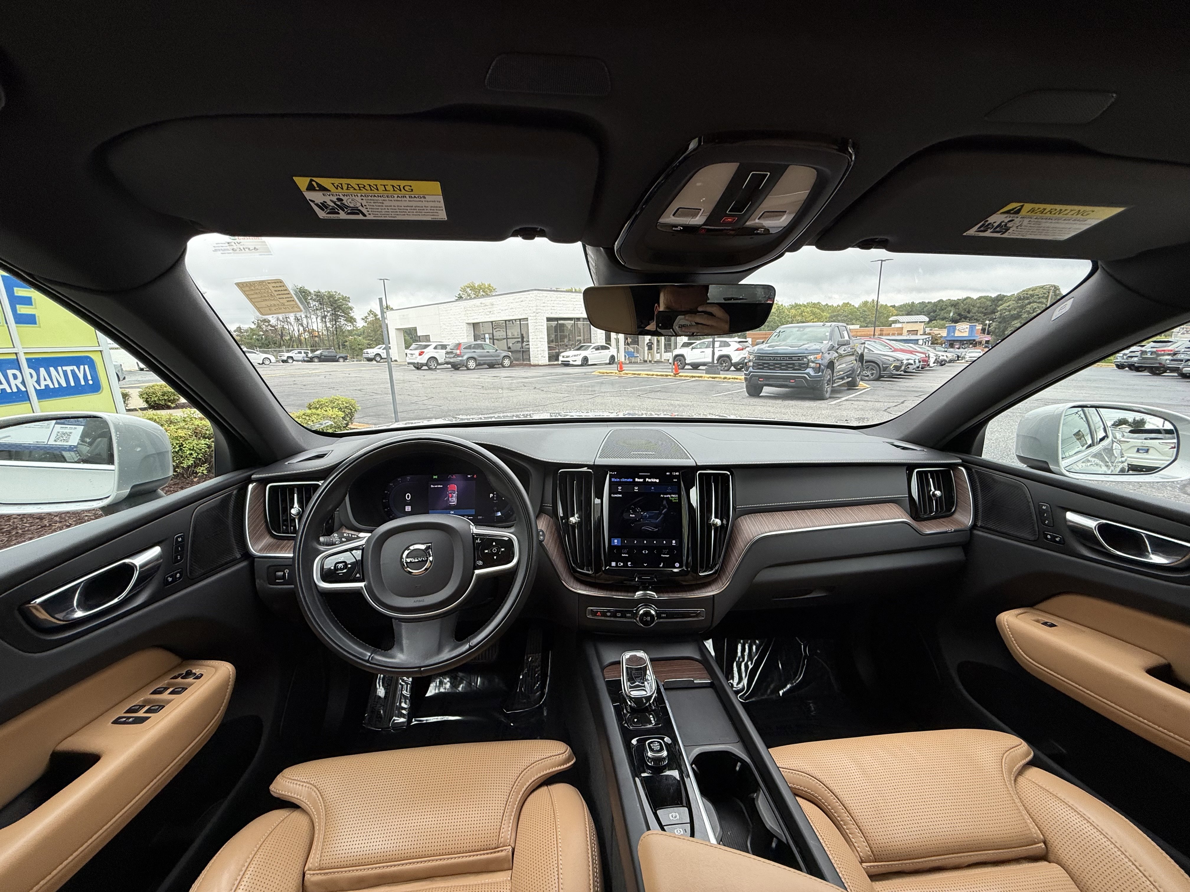 Used 2022 Volvo XC60 B5 Inscription w/ Advanced Package image 19