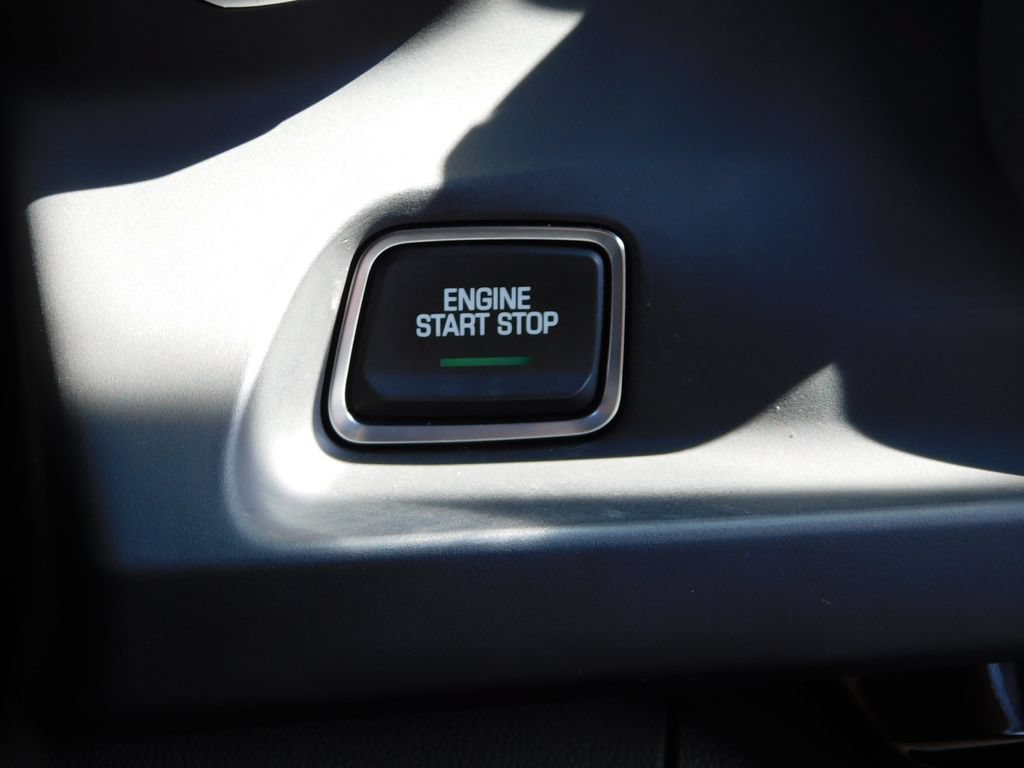 Used 2020 Chevrolet Camaro LT RWD image 27