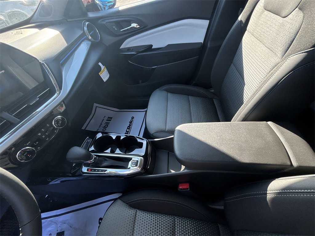 New 2026 Chevrolet Trax LT w/ Sunroof Package image 26