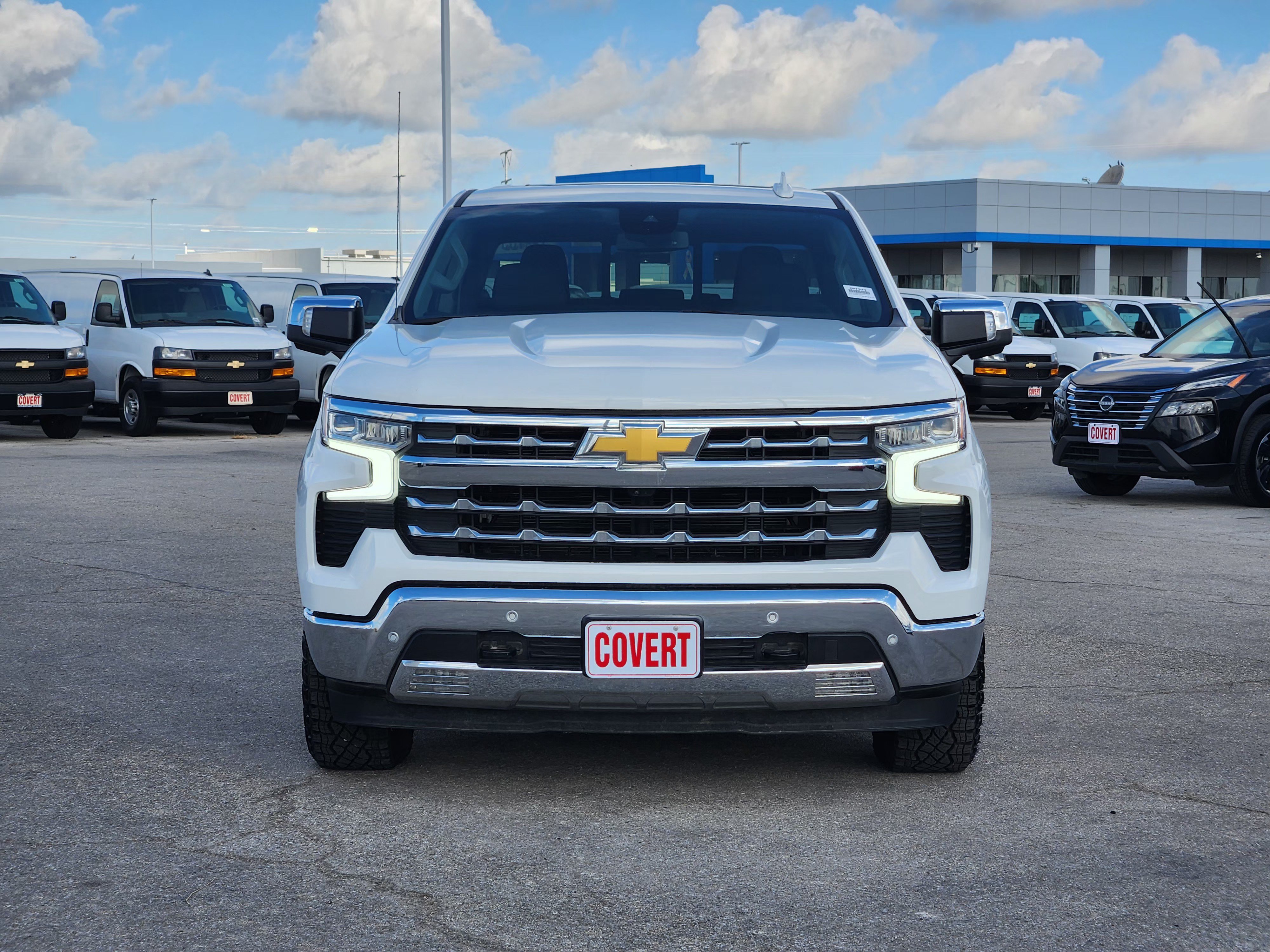Used 2025 Chevrolet Silverado 1500 LTZ w/ Z71 Off-Road Package AWD/4WD image 2