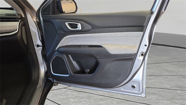 Used 2022 Jeep Compass Latitude image 15