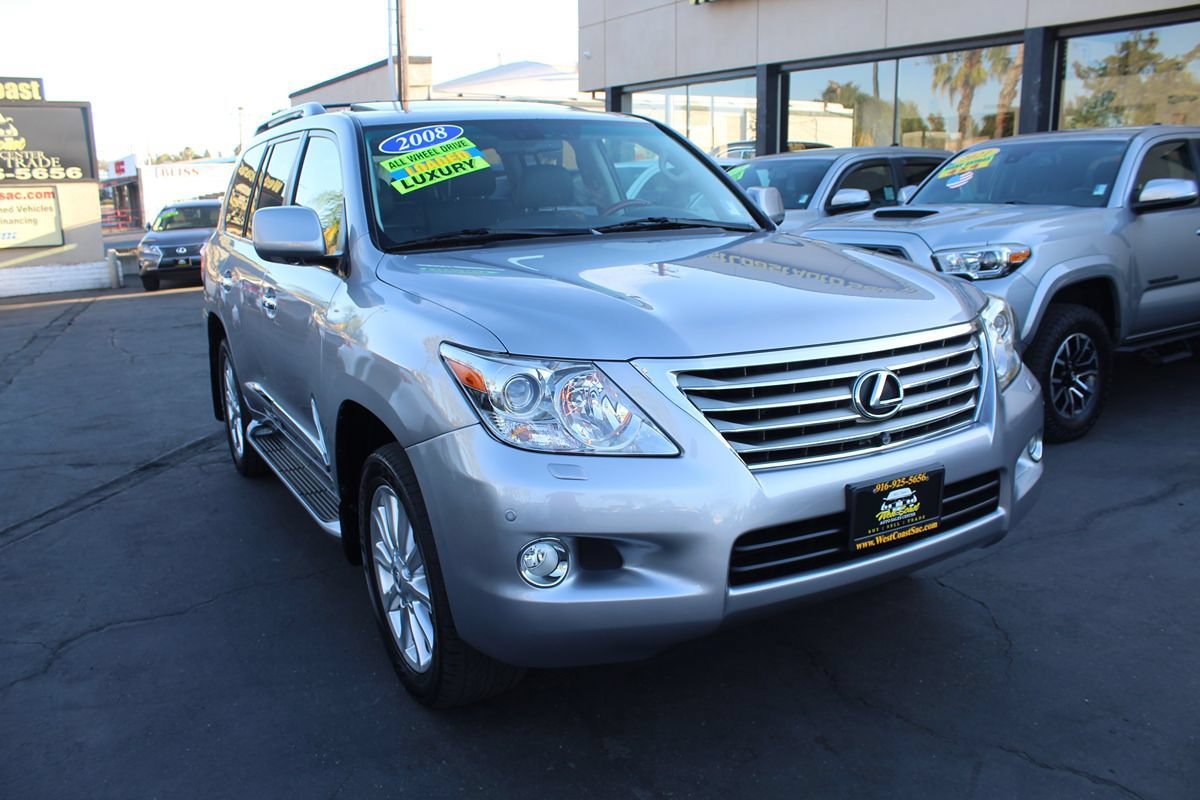Used 2008 Lexus LX 570 4WD w/ Technology Pkg image 8