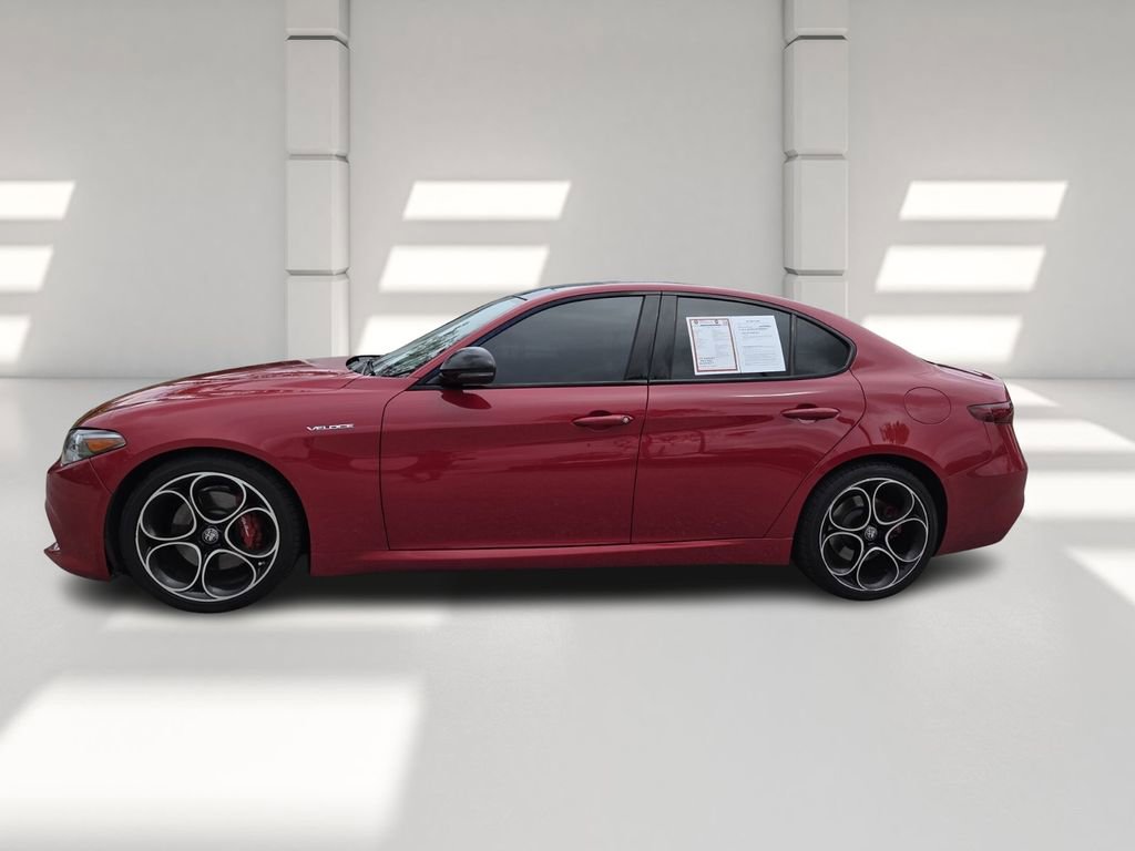 Used 2023 Alfa Romeo Giulia Veloce image 8