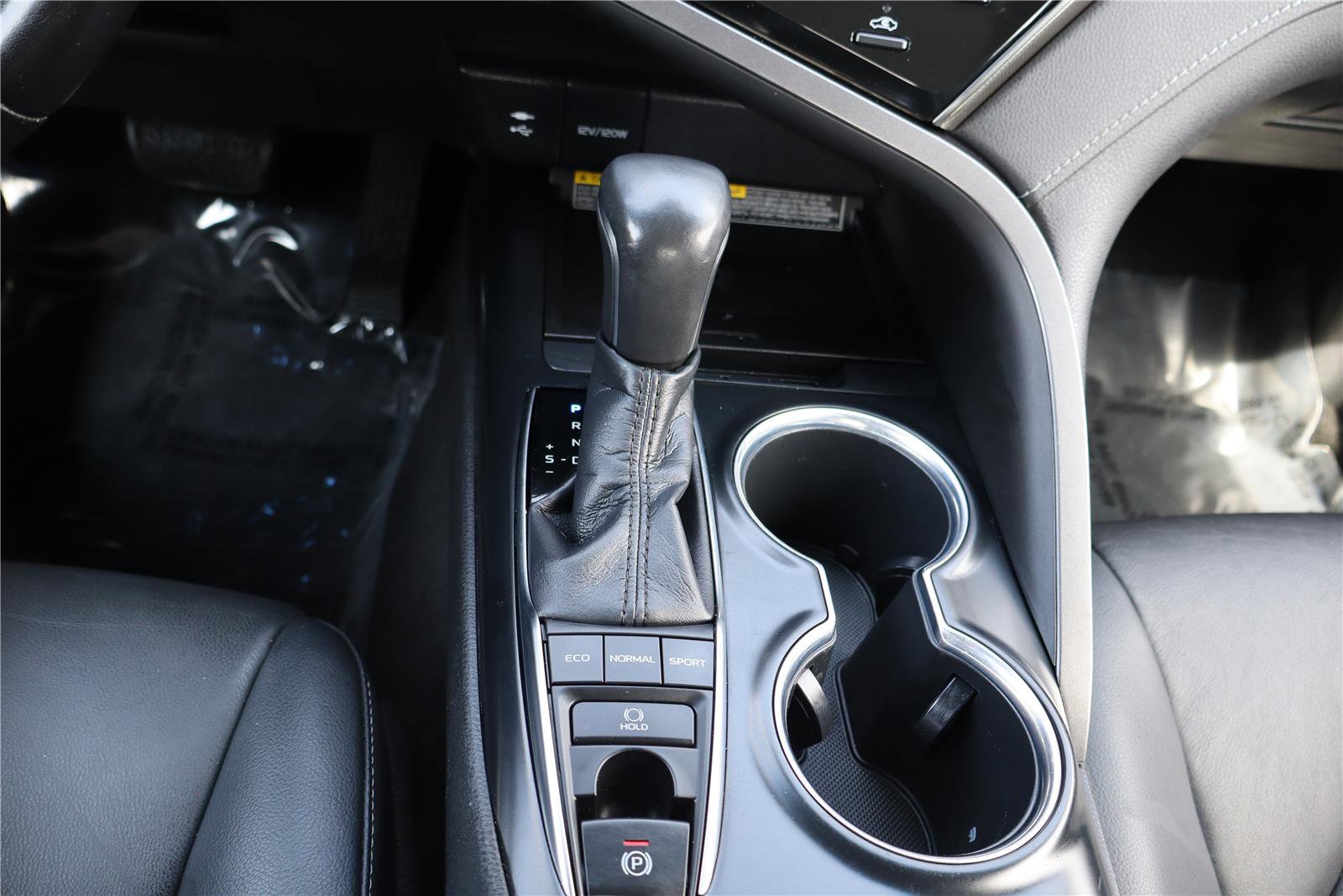 Used 2019 Toyota Camry XSE image 21